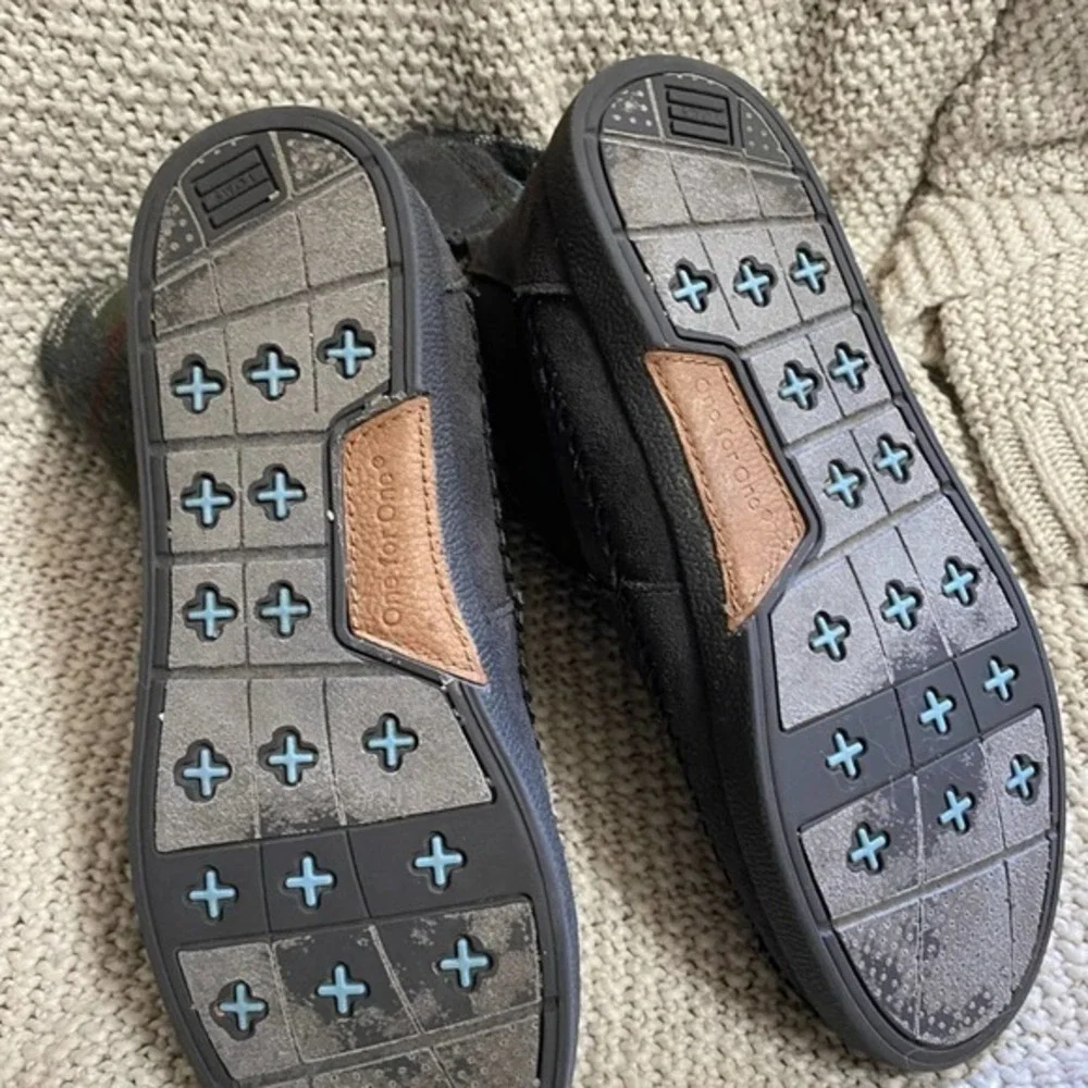 Toms Nepal Aztec Trim Moccasin‎ Boots, Size 6